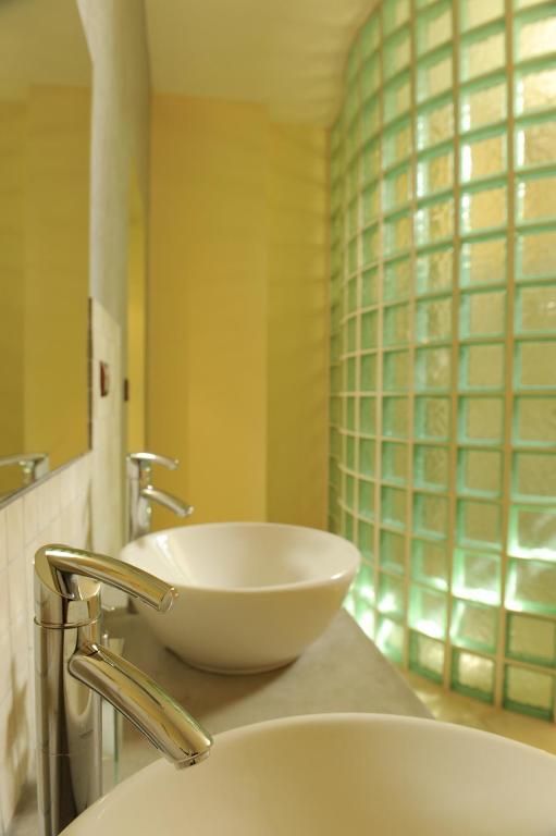 Bed and Breakfast Logis De Nantas Saint-Jean-Bonnefonds Zimmer foto