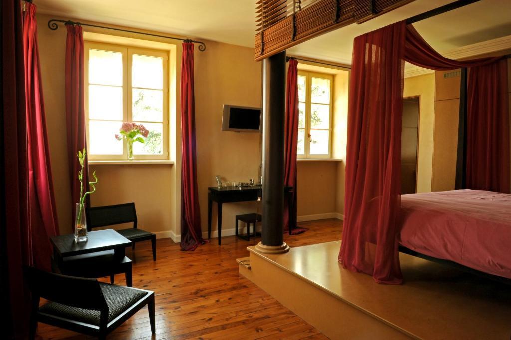 Bed and Breakfast Logis De Nantas Saint-Jean-Bonnefonds Zimmer foto