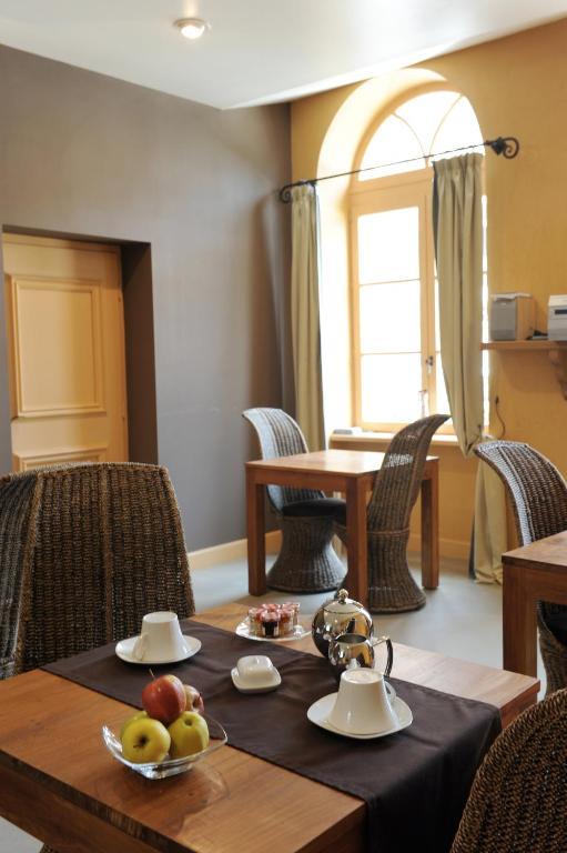 Bed and Breakfast Logis De Nantas Saint-Jean-Bonnefonds Exterior foto