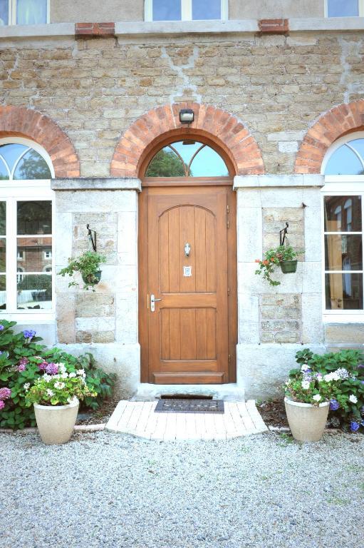 Bed and Breakfast Logis De Nantas Saint-Jean-Bonnefonds Exterior foto