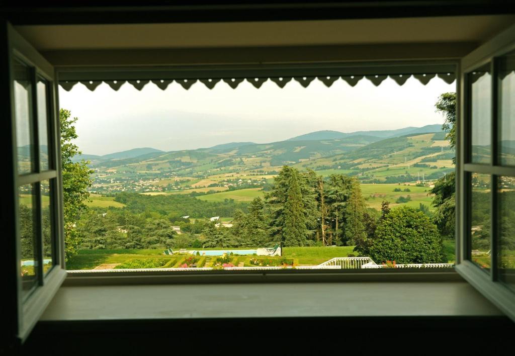 Bed and Breakfast Logis De Nantas Saint-Jean-Bonnefonds Exterior foto
